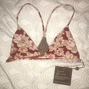 Acacia swimwear rust magnolia Shaka top